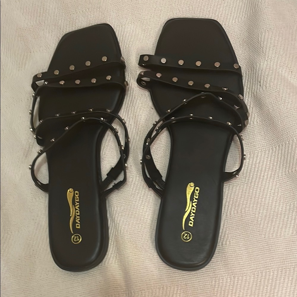Daydaygo Black Studded Sandals